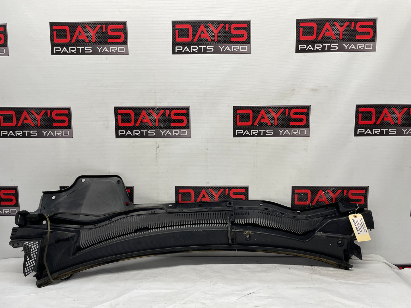 2016 Chevy SS Sedan Windshield Wiper Cowl Grill OEM - Day's Parts Yard