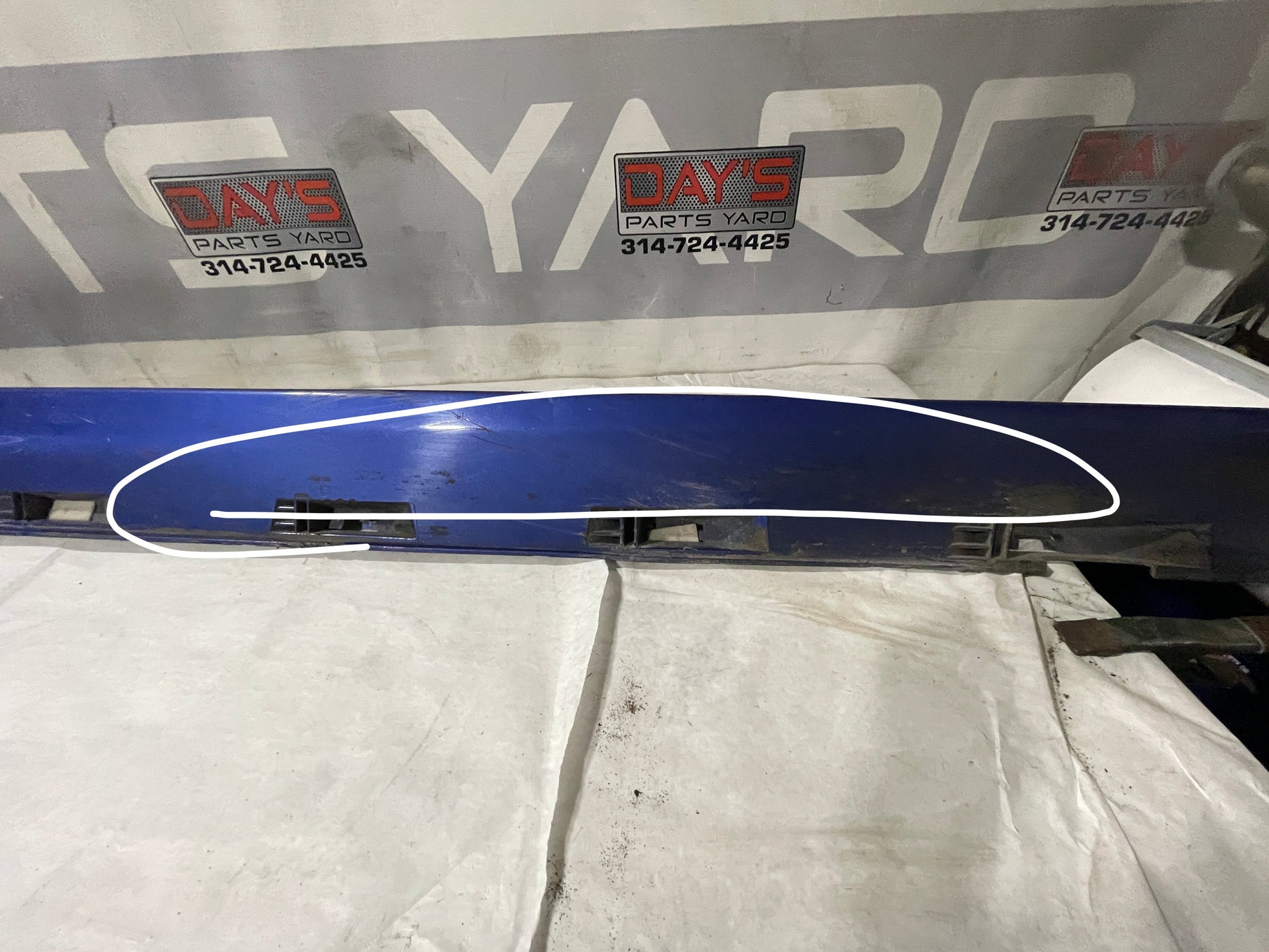 2017 Chevy SS Sedan RH Passenger Rocker Molding Trim OEM - Day's Parts Yard