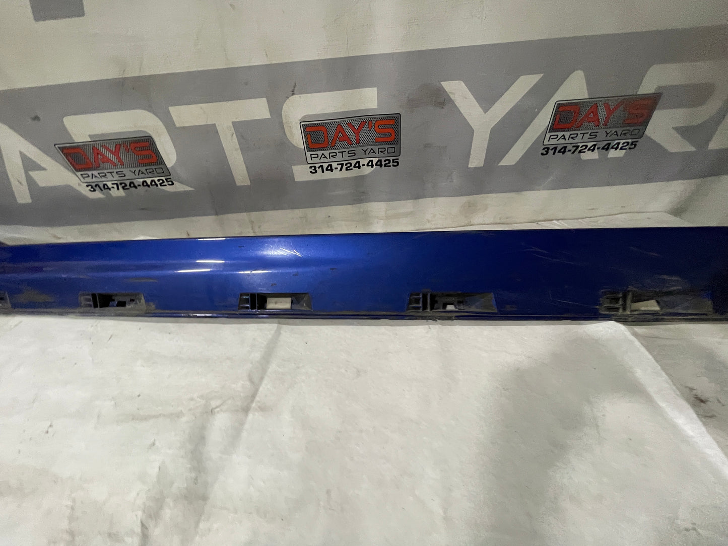 2017 Chevy SS Sedan RH Passenger Rocker Molding Trim OEM - Day's Parts Yard