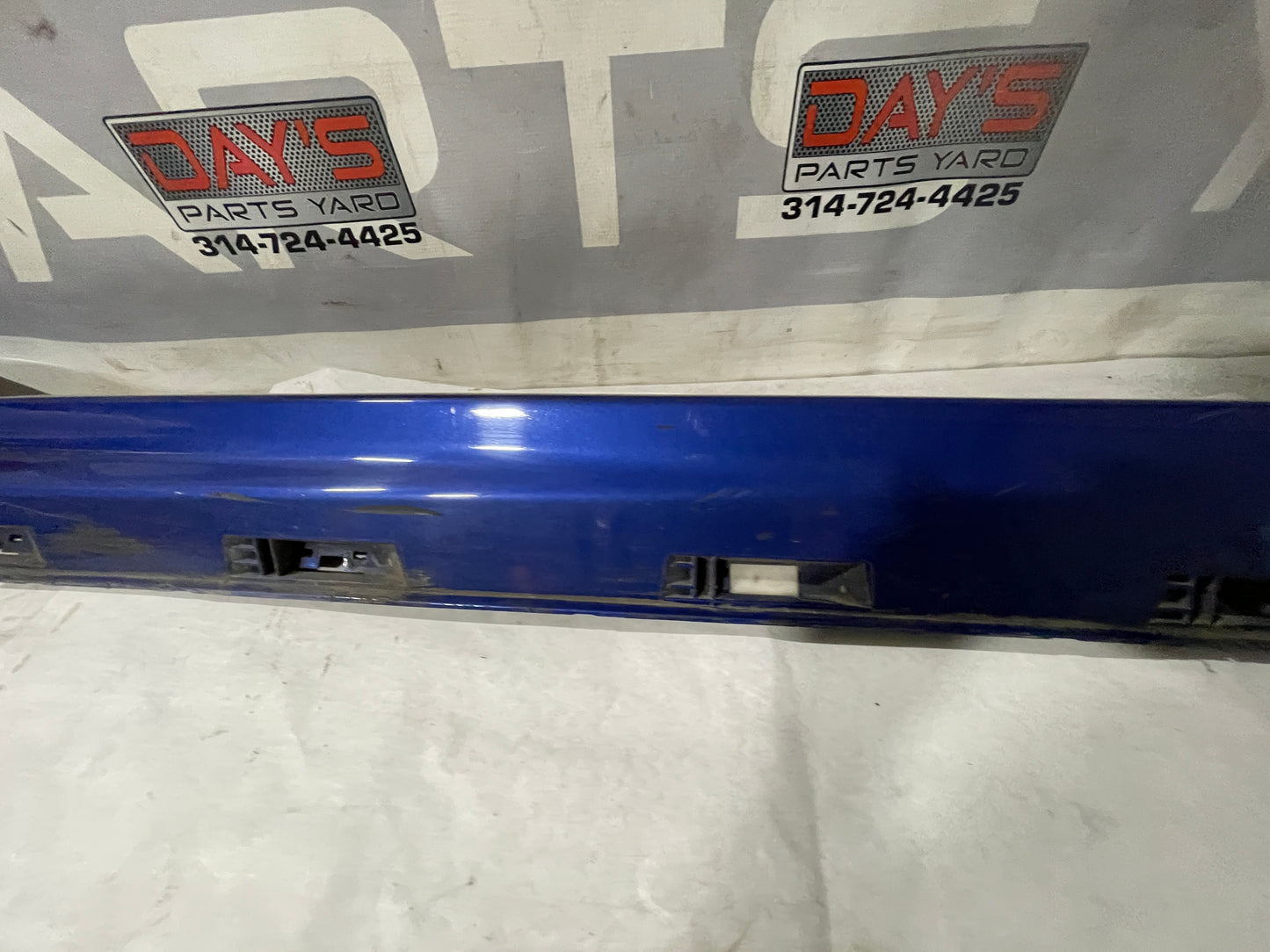 2017 Chevy SS Sedan RH Passenger Rocker Molding Trim OEM - Day's Parts Yard