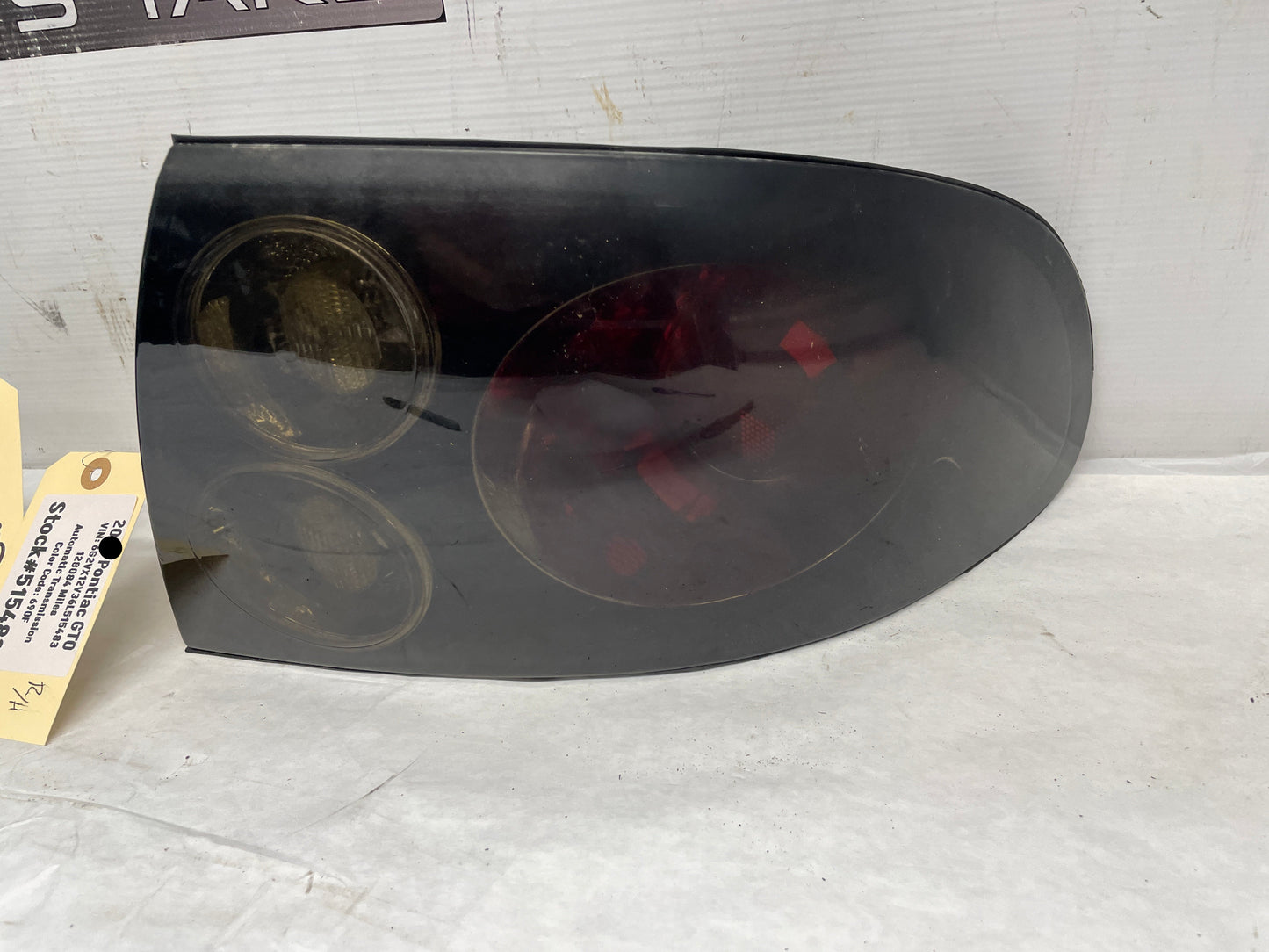 2006 Pontiac GTO RH & LH Tail Light Taillight Lamp OEM - Day's Parts Yard