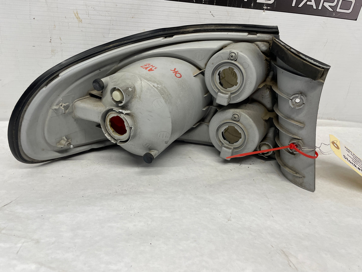 2006 Pontiac GTO RH & LH Tail Light Taillight Lamp OEM - Day's Parts Yard