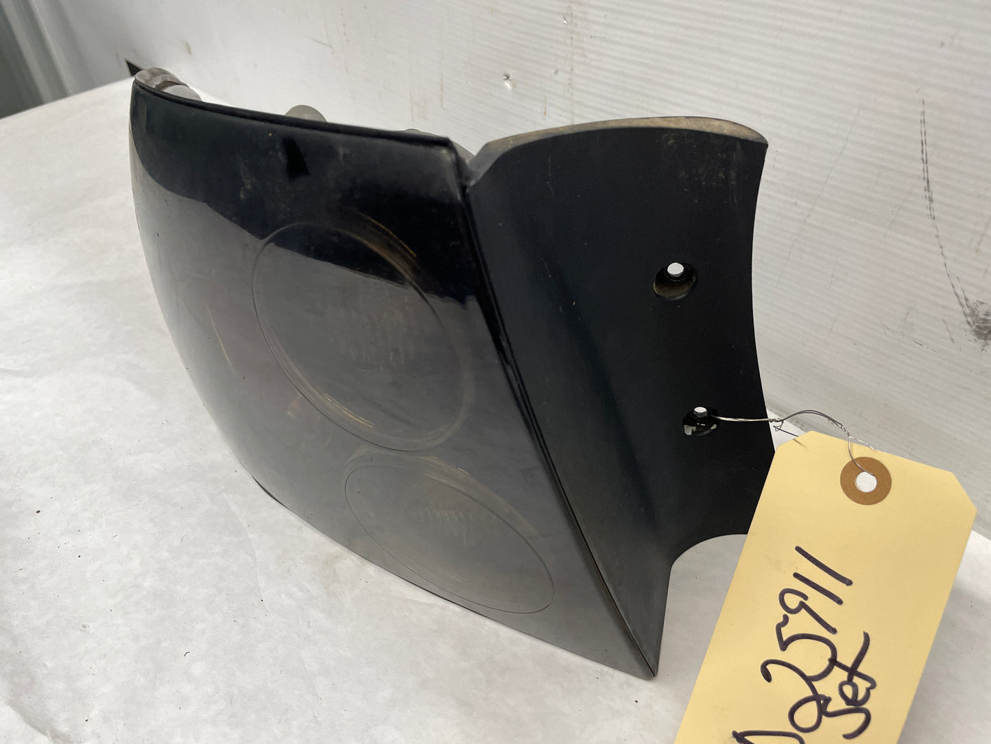 2006 Pontiac GTO RH & LH Tail Light Taillight Lamp OEM - Day's Parts Yard