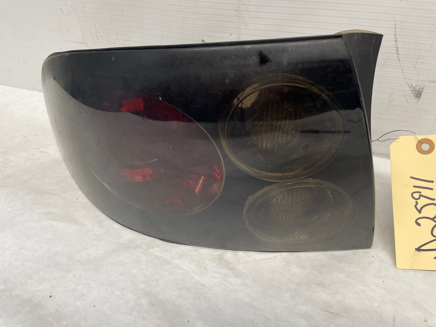 2006 Pontiac GTO RH & LH Tail Light Taillight Lamp OEM - Day's Parts Yard