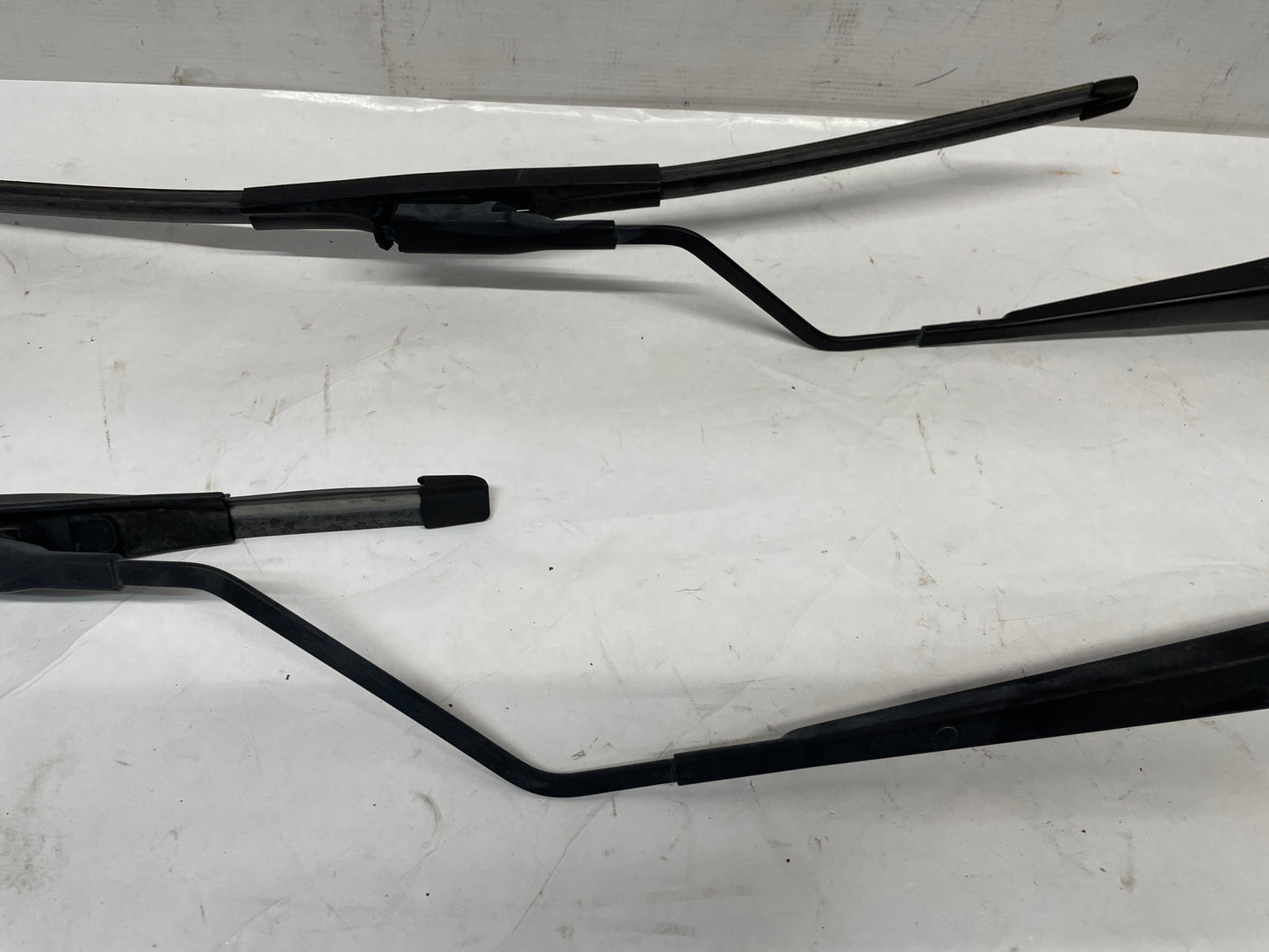 2016 Chevy SS Sedan RH & LH Windshield Wiper Arms Set OEM - Day's Parts Yard