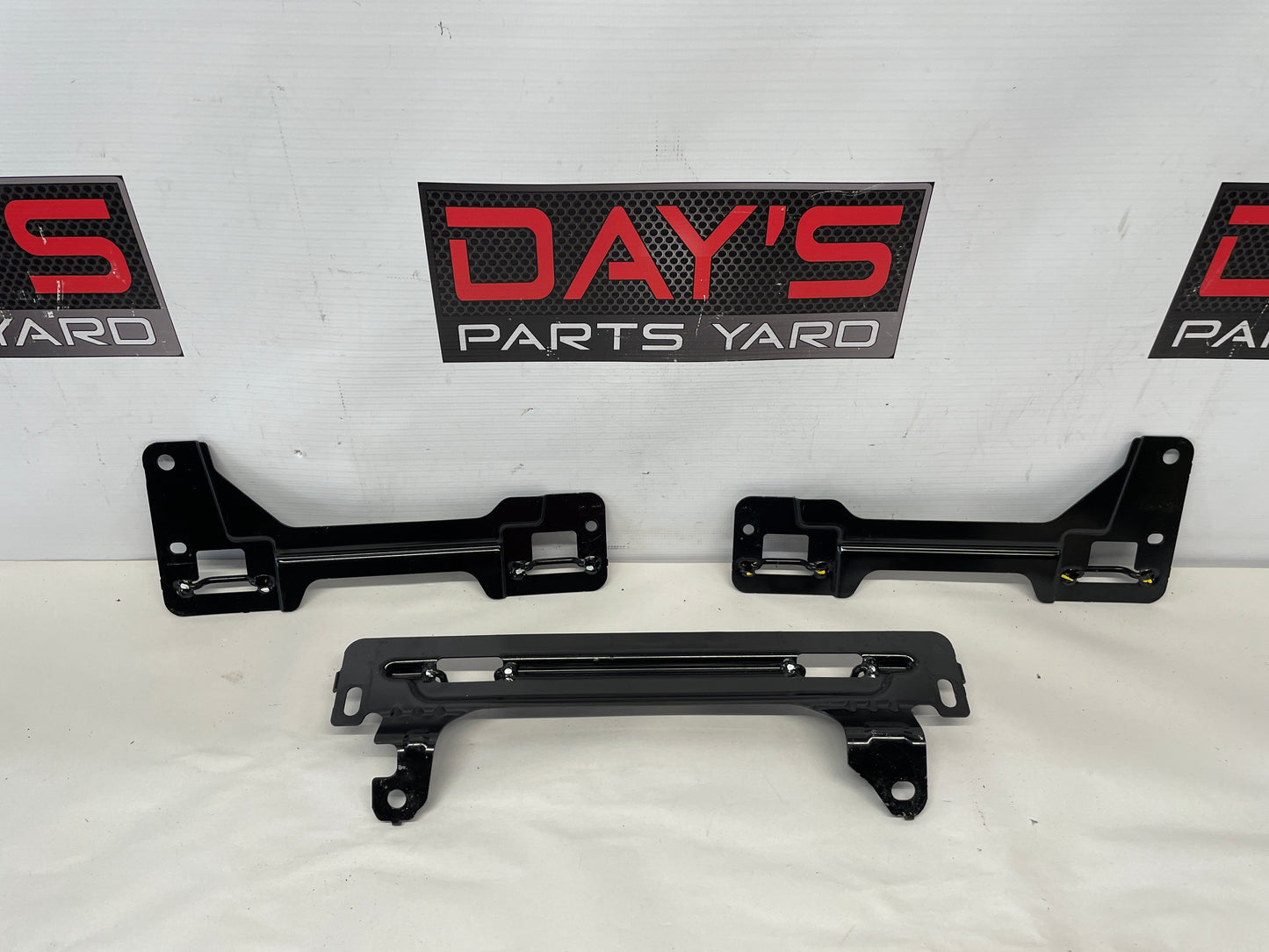 2009 Pontiac G8 GT 3PC Rear Seat Brackets OEM - Day's Parts Yard
