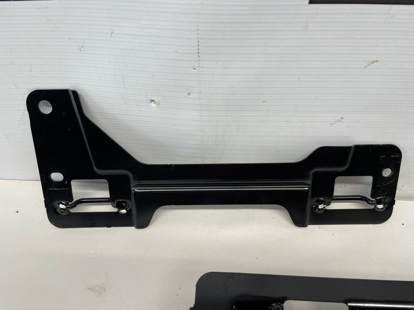 2009 Pontiac G8 GT 3PC Rear Seat Brackets OEM - Day's Parts Yard