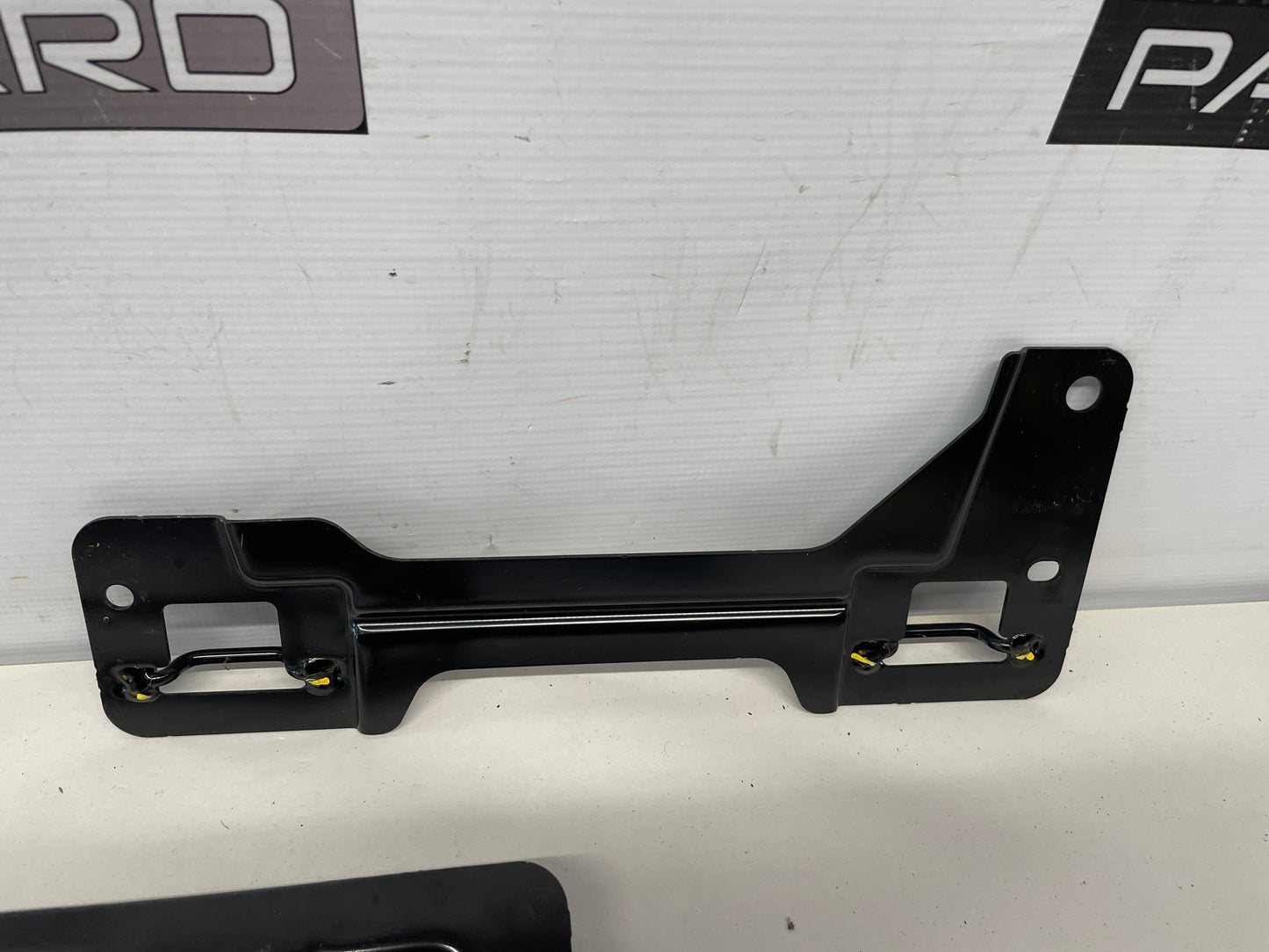 2009 Pontiac G8 GT 3PC Rear Seat Brackets OEM - Day's Parts Yard