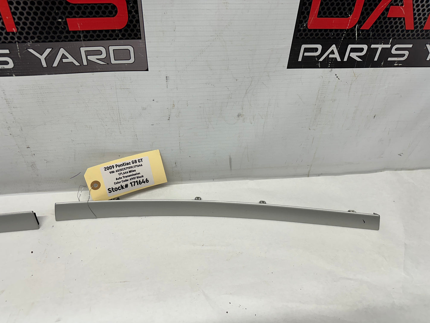 2009 Pontiac G8 GT LH & RH Silver Dash Trim Accent OEM - Day's Parts Yard