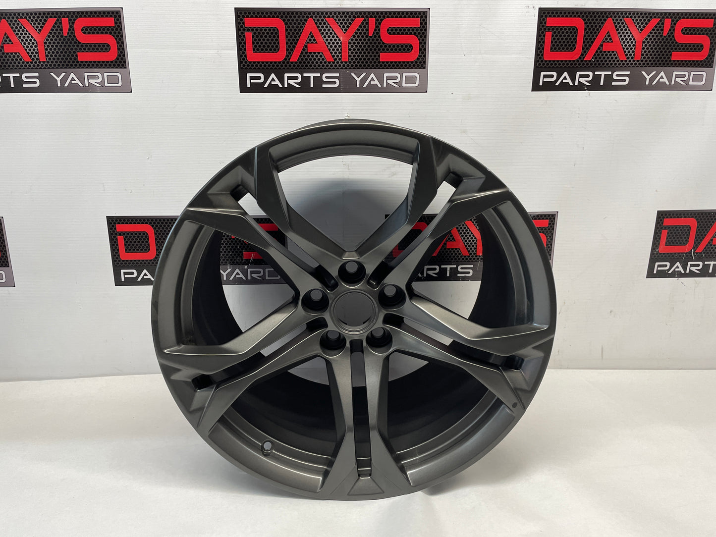 2019 Chevy Camaro SS 1LE Rear Wheel 20X11 23442884 OEM - Day's Parts Yard