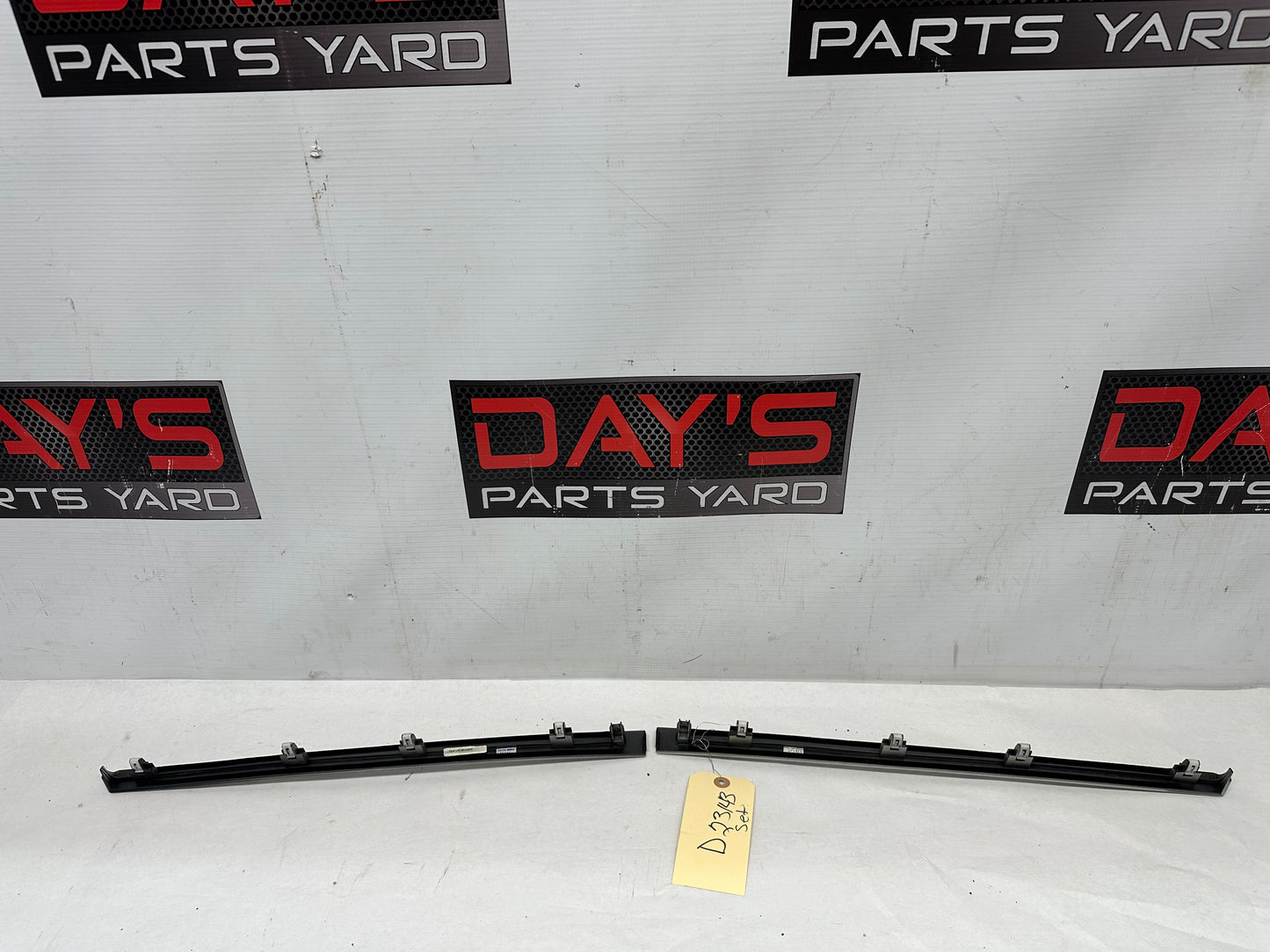 2009 Pontiac G8 GT LH & RH Silver Dash Trim Accent OEM - Day's Parts Yard