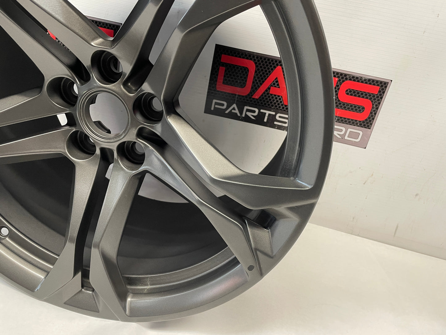 2019 Chevy Camaro SS 1LE Rear Wheel 20X11 23442884 OEM - Day's Parts Yard