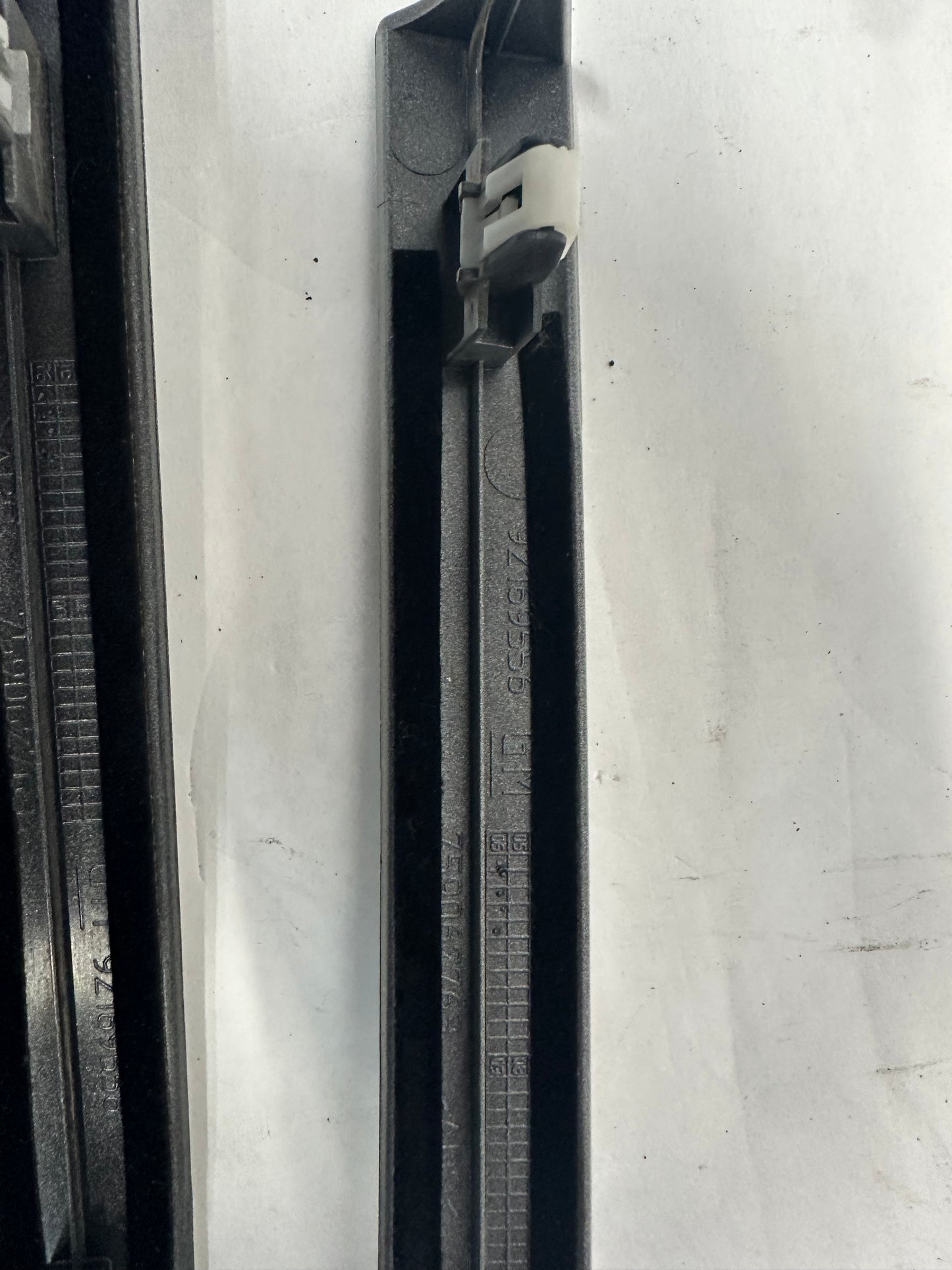 2009 Pontiac G8 GT LH & RH Silver Dash Trim Accent OEM - Day's Parts Yard