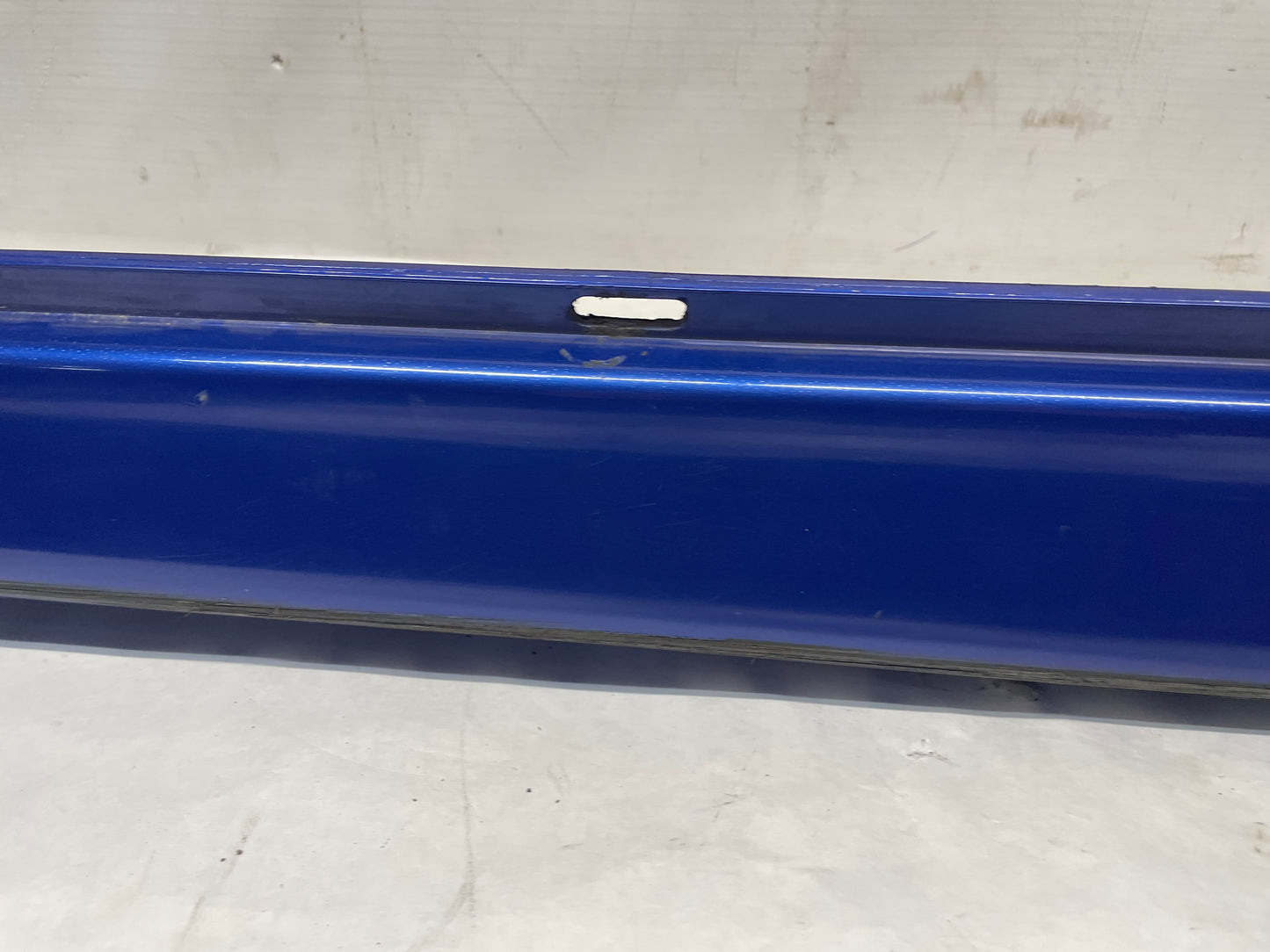 2005 Pontiac GTO RH Passenger Rocker Molding Side Skirt Panel OEM - Day's Parts Yard