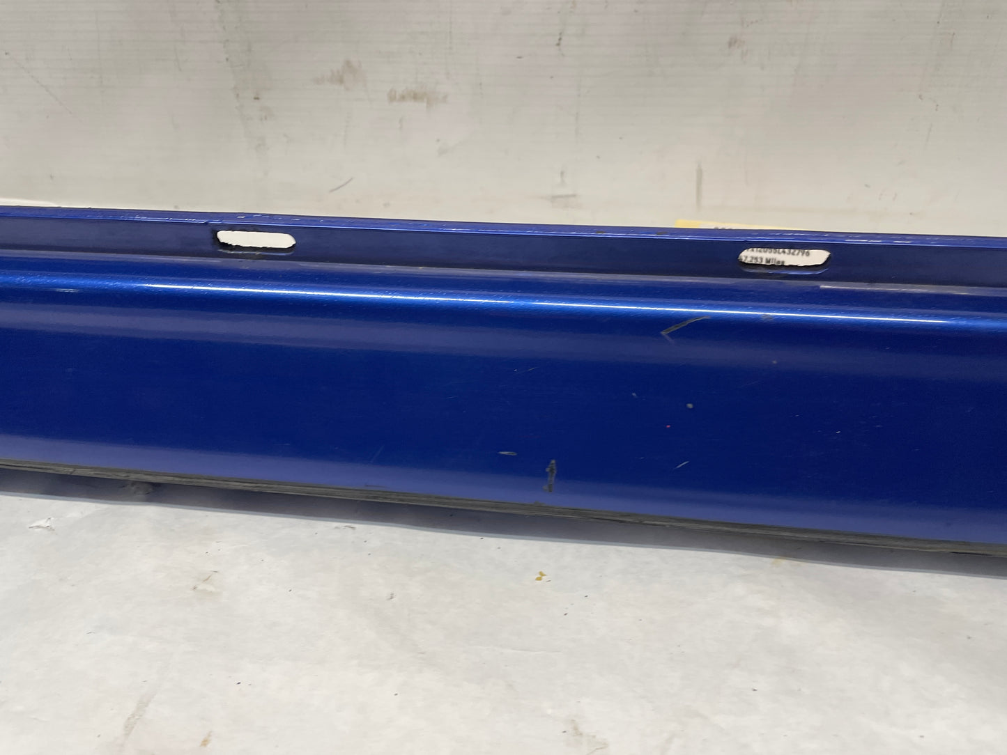 2005 Pontiac GTO RH Passenger Rocker Molding Side Skirt Panel OEM - Day's Parts Yard