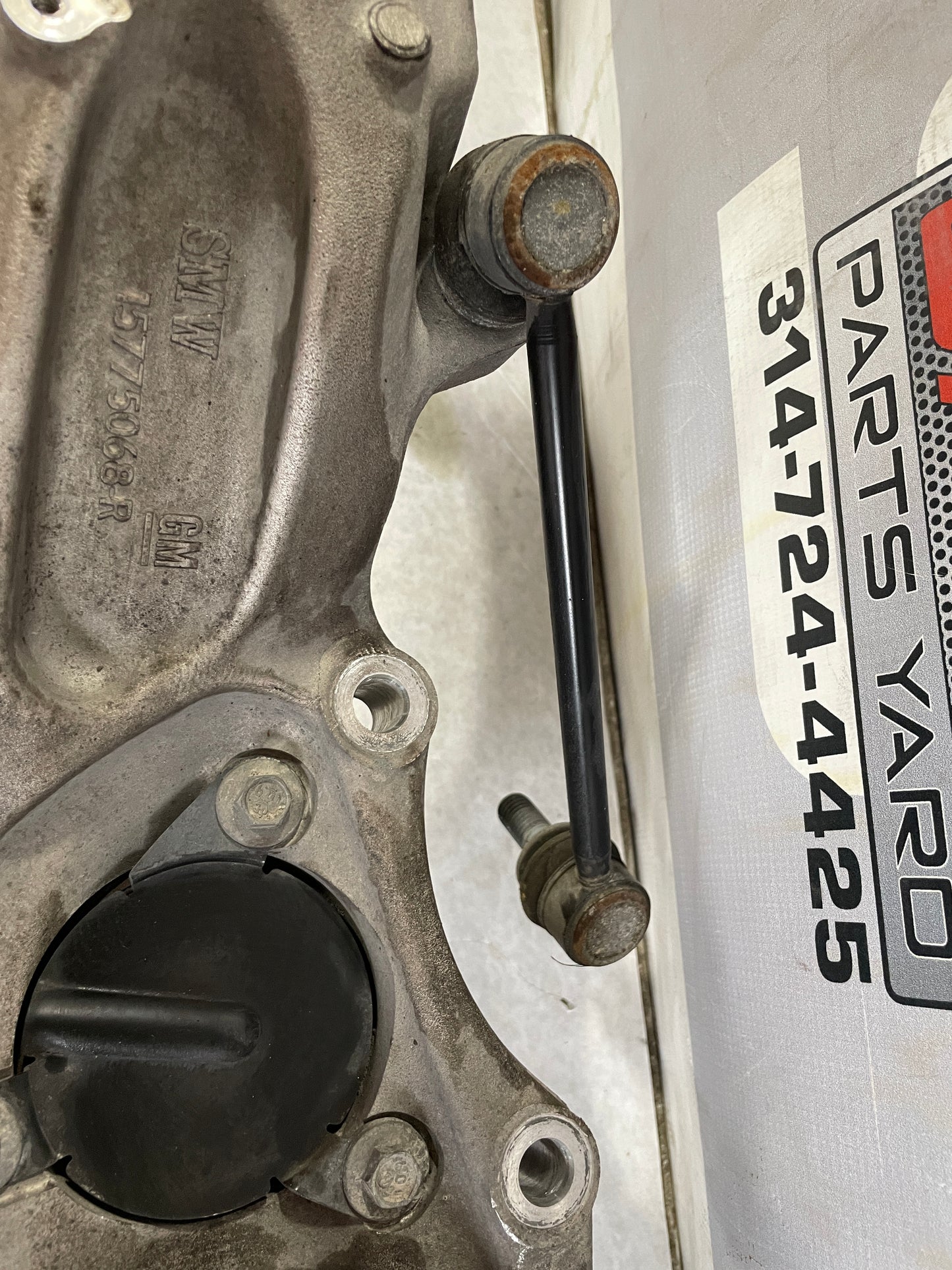 2014 Cadillac CTS-V Coupe Front RH Passenger Spindle Knuckle Hub Assembly OEM - Day's Parts Yard