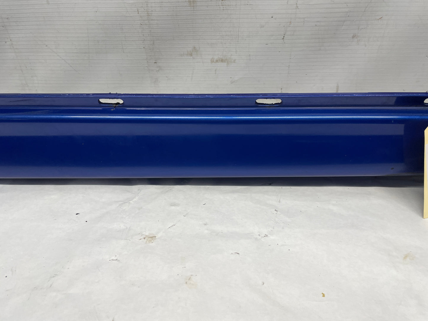 2005 Pontiac GTO LH Driver Rocker Molding Side Skirt Trim Panel OEM - Day's Parts Yard