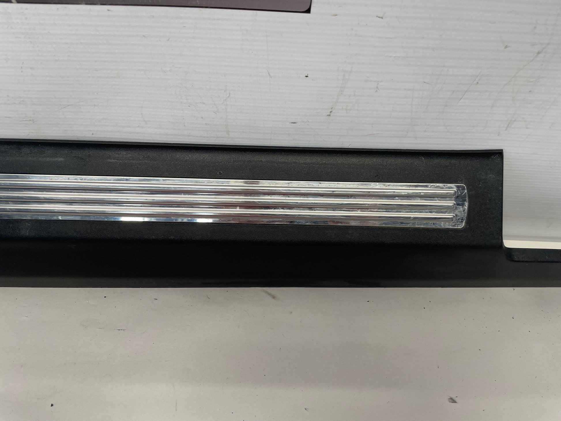 2009 Pontiac G8 RH Passenger Front Door Sill Kick Panel / Scuff Plate OEM - Day's Parts Yard