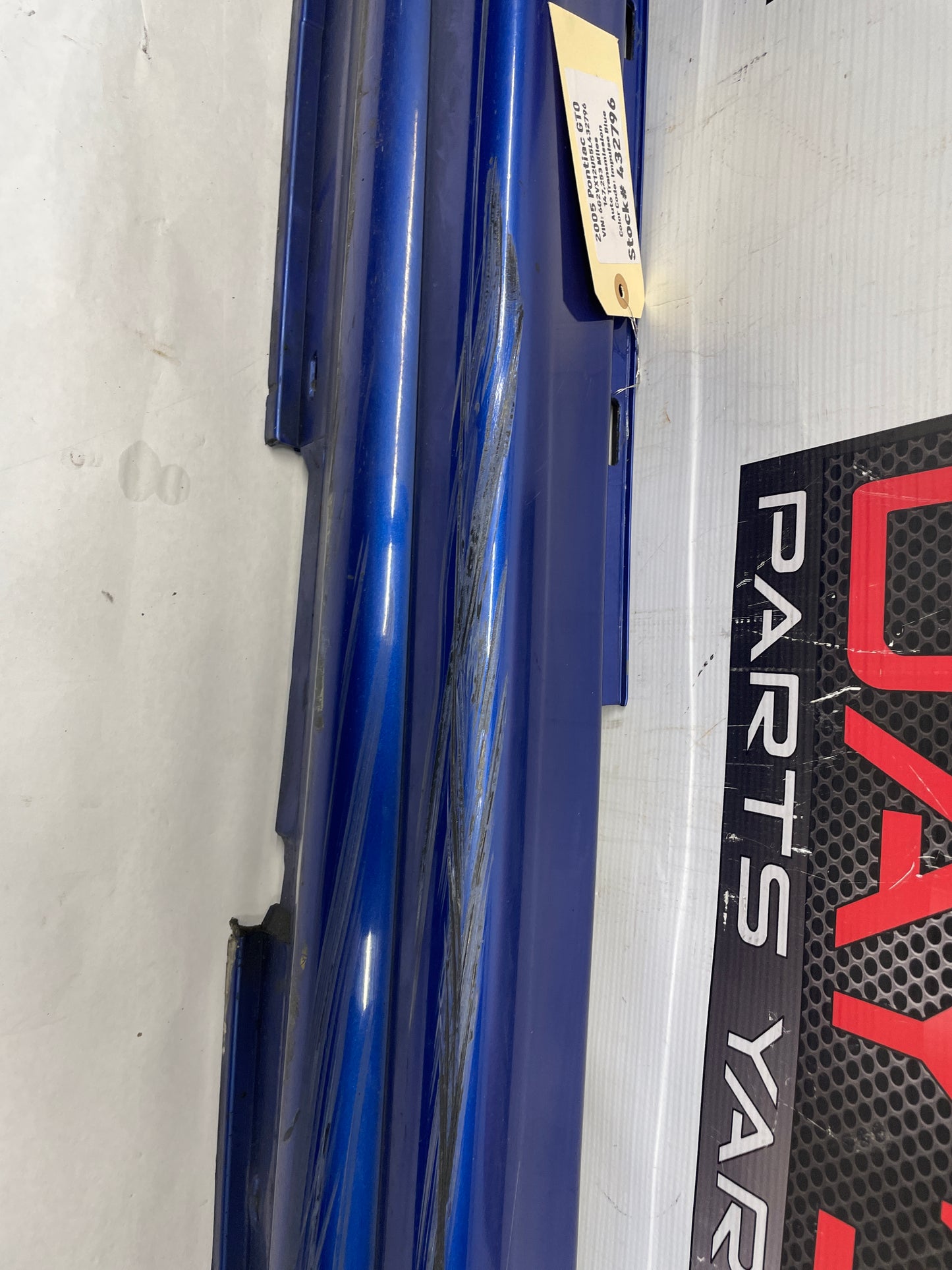 2005 Pontiac GTO LH Driver Rocker Molding Side Skirt Trim Panel OEM - Day's Parts Yard