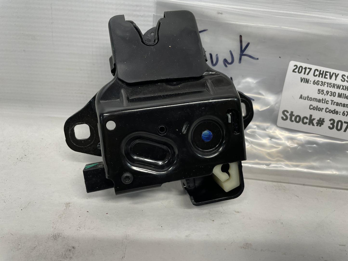 2017 Chevy SS Sedan Trunk Deck Lid Latch Lock Actuator OEM - Day's Parts Yard