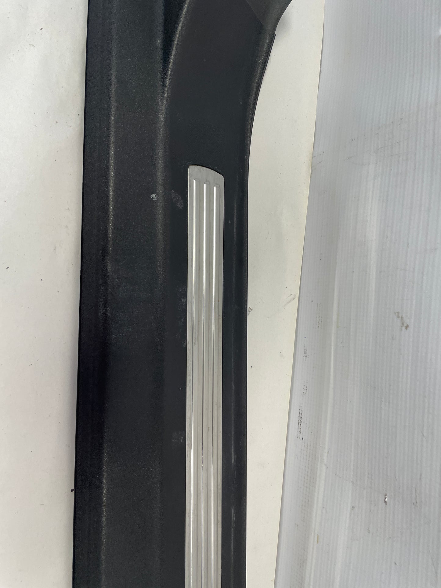 2009 Pontiac G8 RH Passenger Front Door Sill Kick Panel / Scuff Plate OEM - Day's Parts Yard