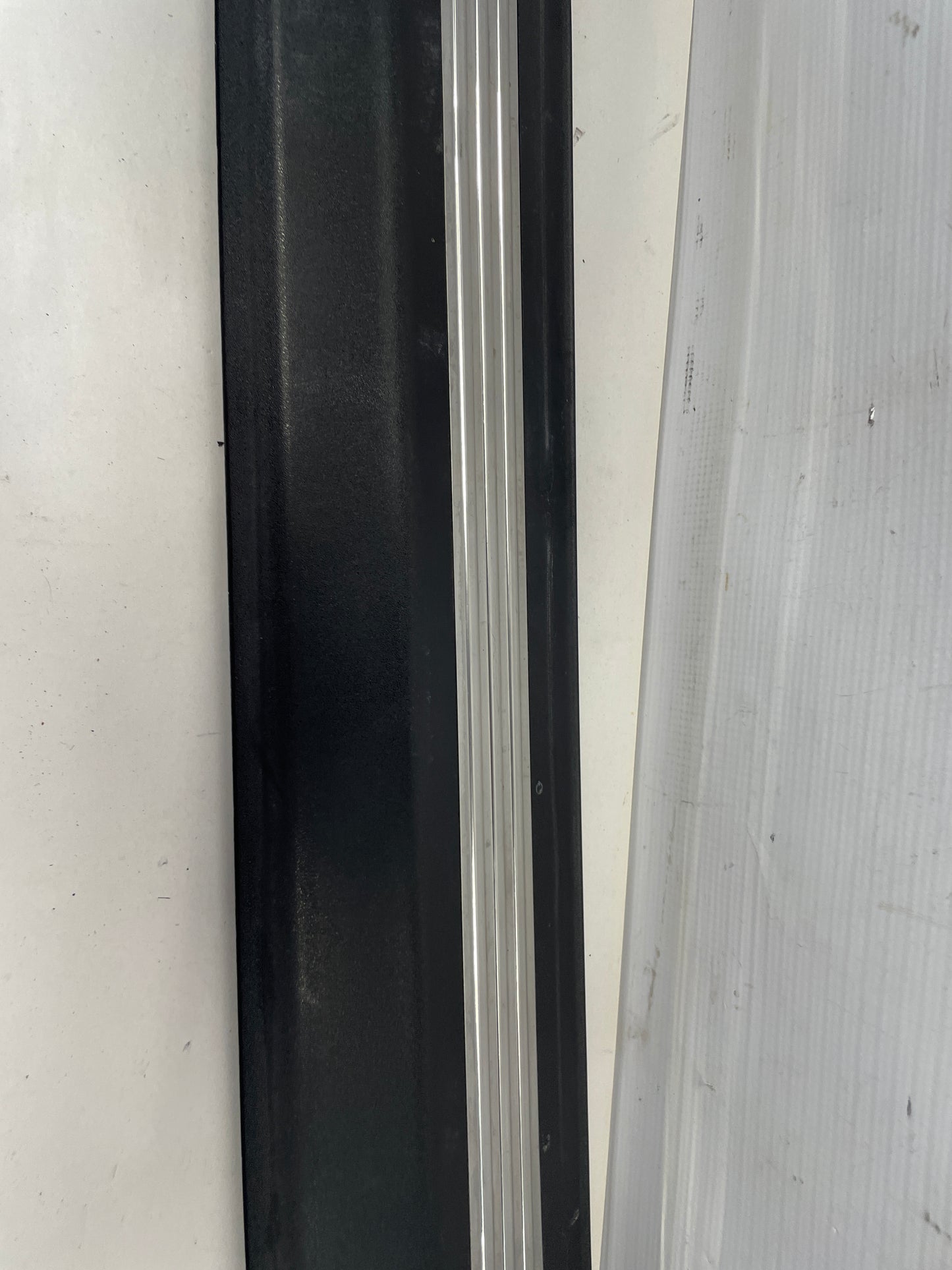 2009 Pontiac G8 RH Passenger Front Door Sill Kick Panel / Scuff Plate OEM - Day's Parts Yard