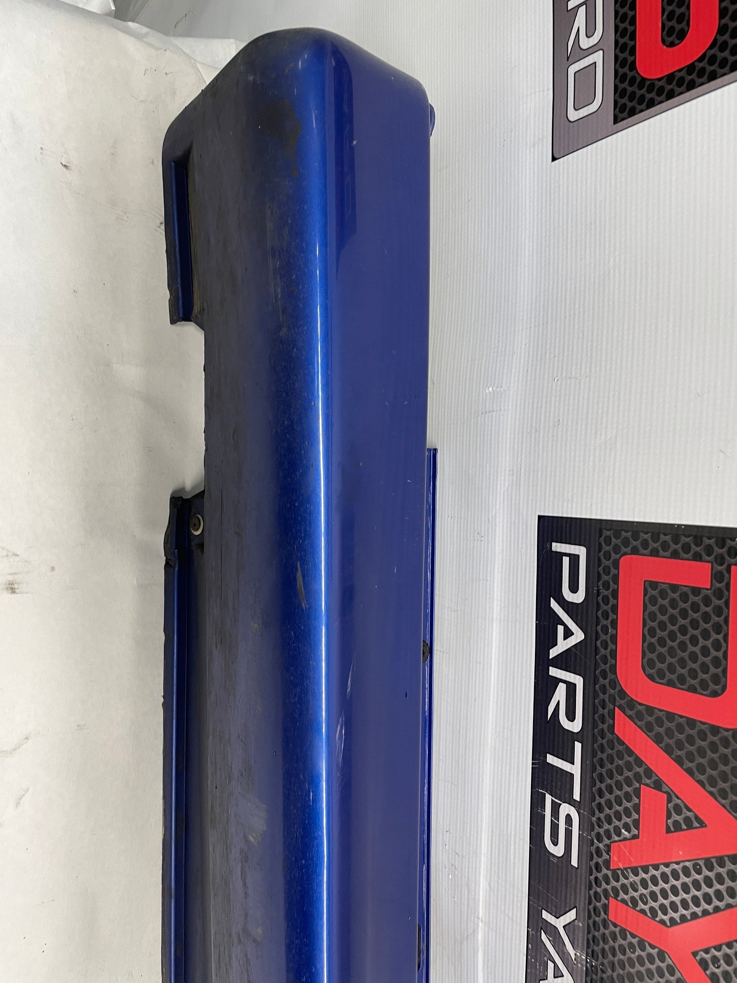 2005 Pontiac GTO LH Driver Rocker Molding Side Skirt Trim Panel OEM - Day's Parts Yard