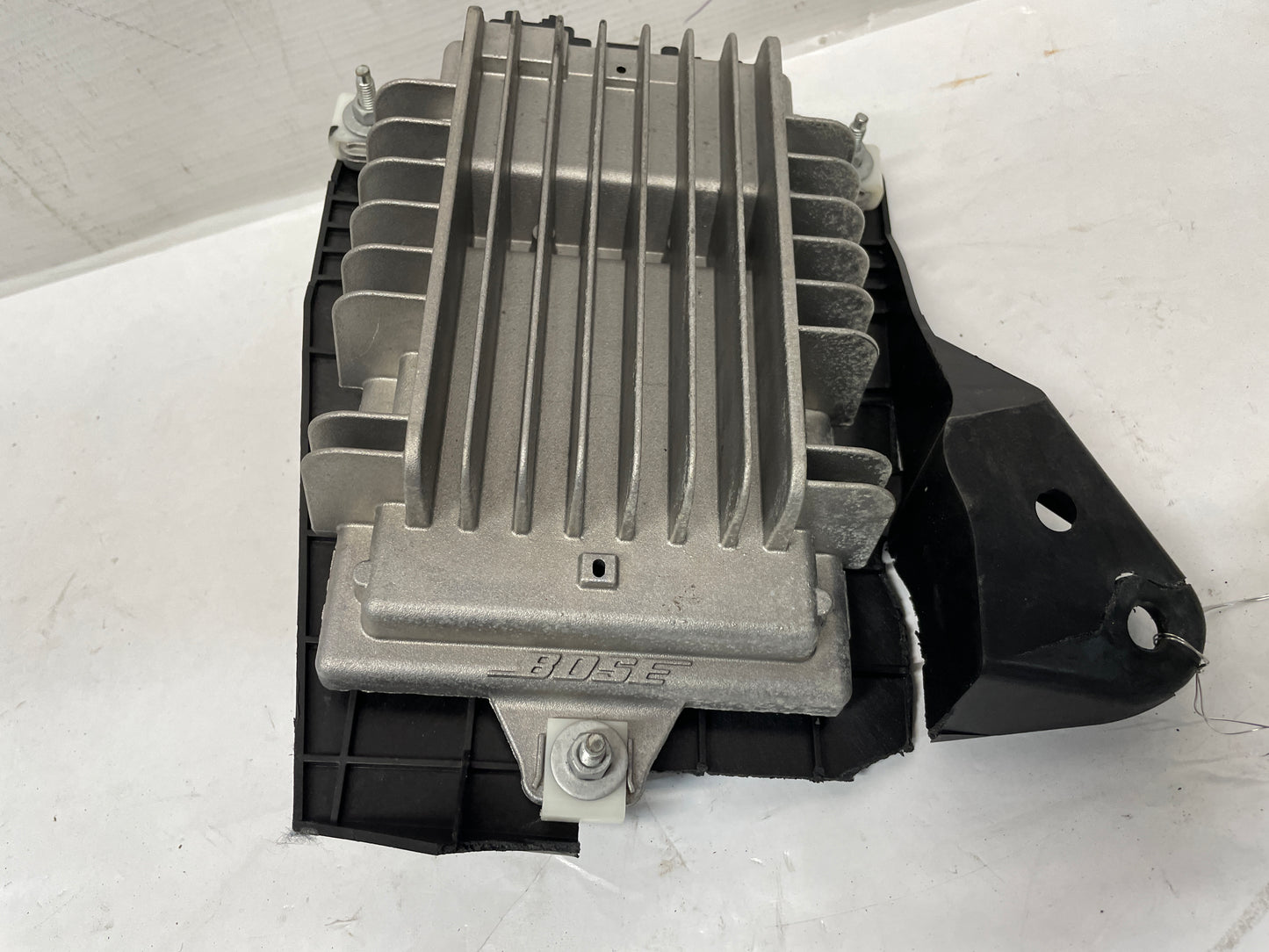 2016 Chevy SS Sedan Bose Stereo Radio Amplifier OEM - Day's Parts Yard