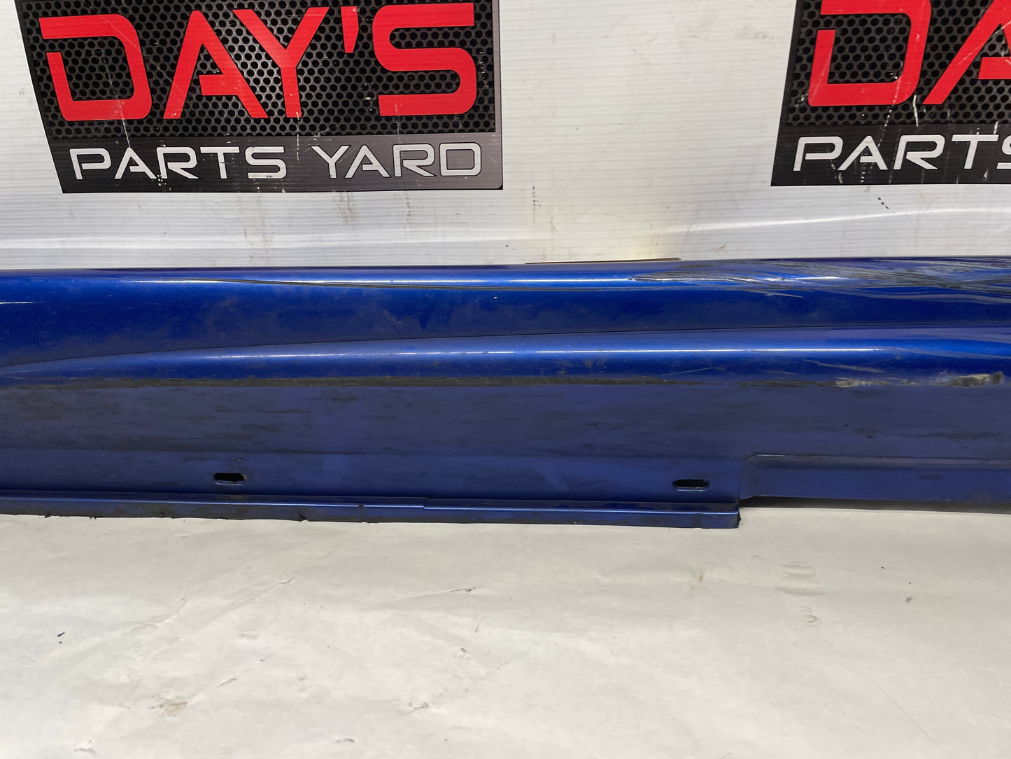 2005 Pontiac GTO LH Driver Rocker Molding Side Skirt Trim Panel OEM - Day's Parts Yard