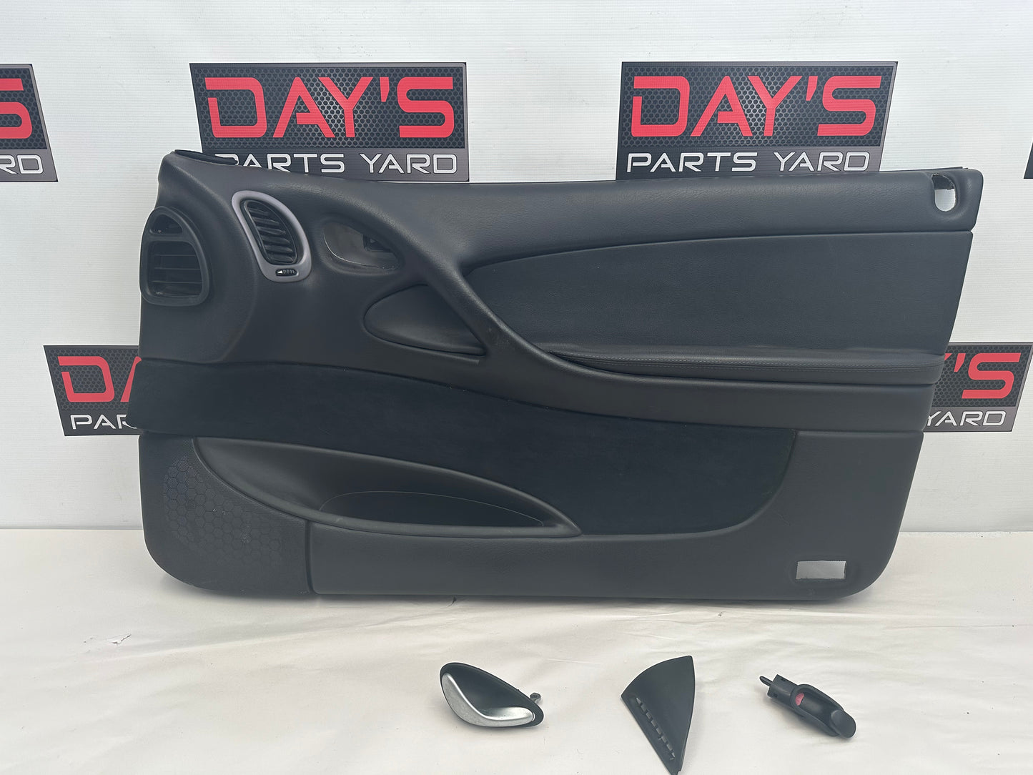2006 Pontiac GTO Front RH Passenger Door Panel OEM - Day's Parts Yard