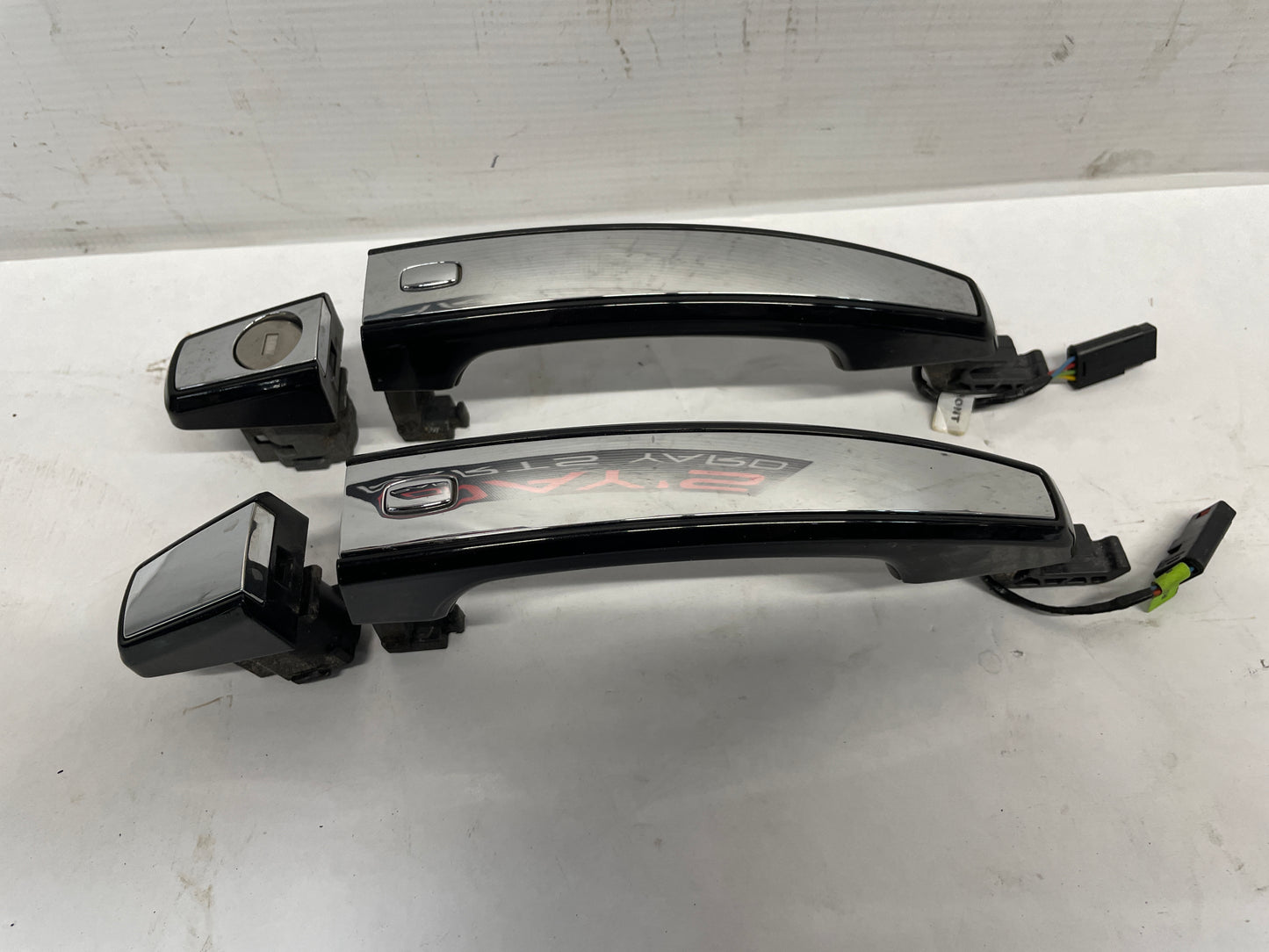 2016 Chevy SS Sedan Exterior Door Handle Set Black/ Chrome OEM - Day's Parts Yard