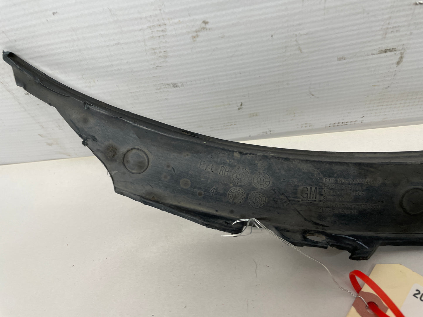 2014 Chevy Camaro ZL1 Front Bumper Fascia Wheel Well Trim Molding OEM - Day's Parts Yard