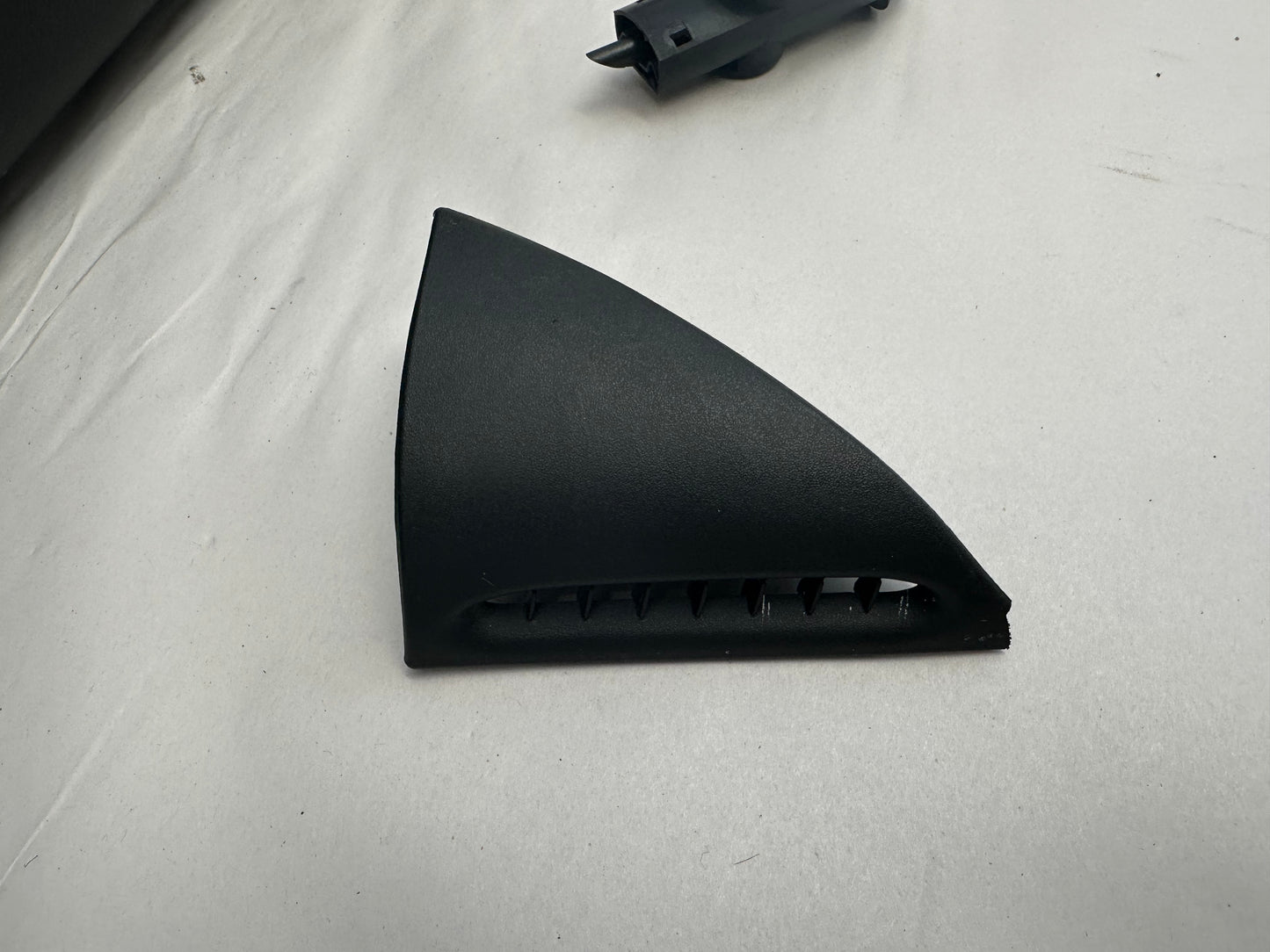 2006 Pontiac GTO Front RH Passenger Door Panel OEM - Day's Parts Yard