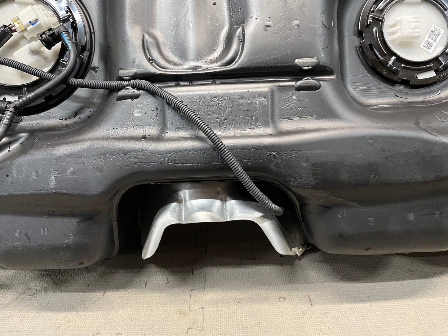 2017 Chevy SS Sedan Complete Fuel Gas Tank and Charcoal Canister OEM - Day's Parts Yard