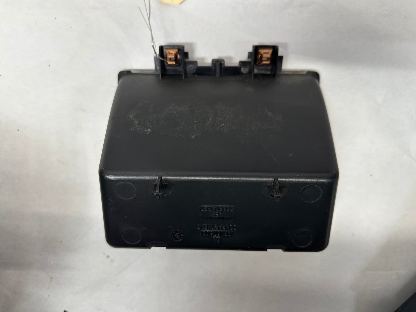 2009 Pontiac G8 GT Center Console OEM - Day's Parts Yard