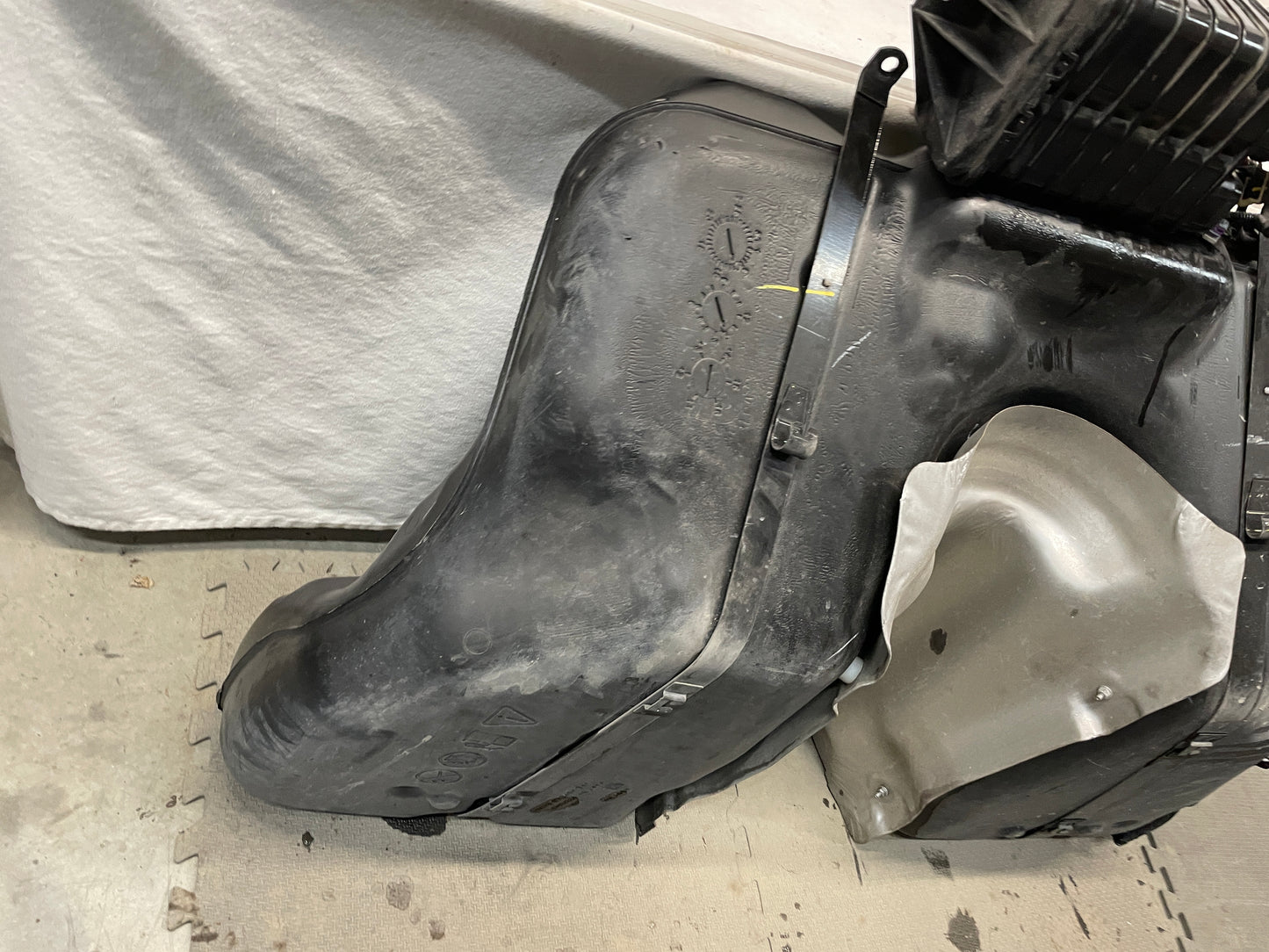 2017 Chevy SS Sedan Complete Fuel Gas Tank and Charcoal Canister OEM - Day's Parts Yard
