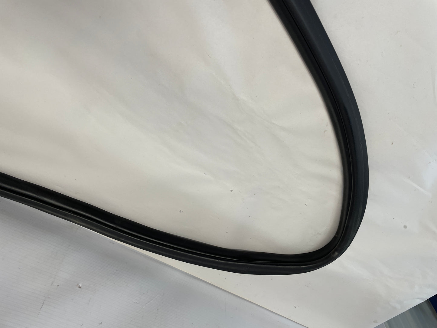 2009 Pontiac G8 GT RH Passenger Front Door Weather Strip Rubber Seal OEM - Day's Parts Yard