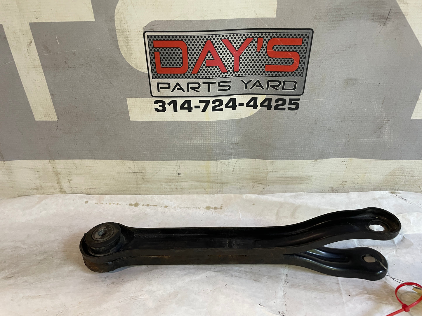 2009 Pontiac G8 Base Rear RH Passenger Suspension Trailing Control Arm OEM - Day's Parts Yard