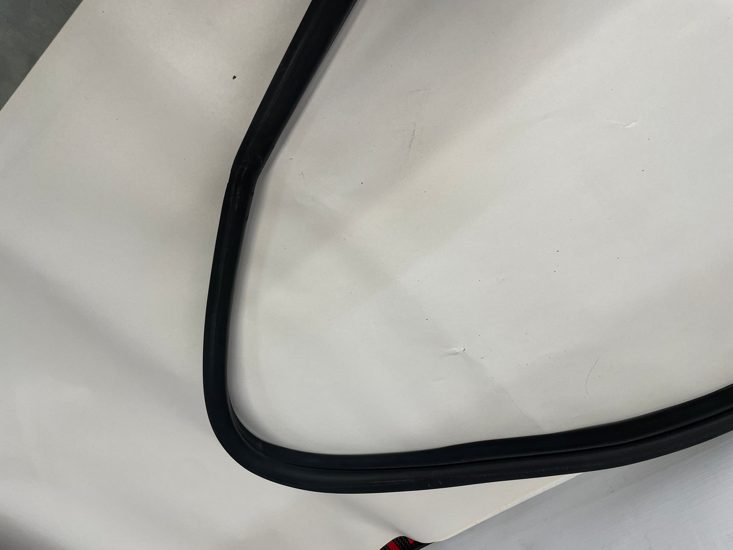 2009 Pontiac G8 GT RH Passenger Front Door Weather Strip Rubber Seal OEM - Day's Parts Yard