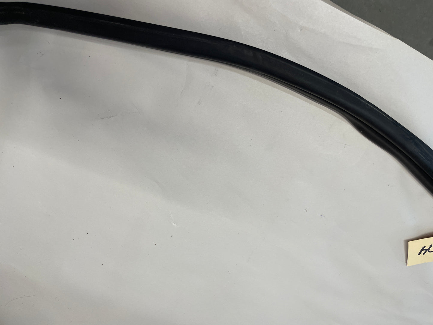2009 Pontiac G8 GT RH Passenger Front Door Weather Strip Rubber Seal OEM - Day's Parts Yard