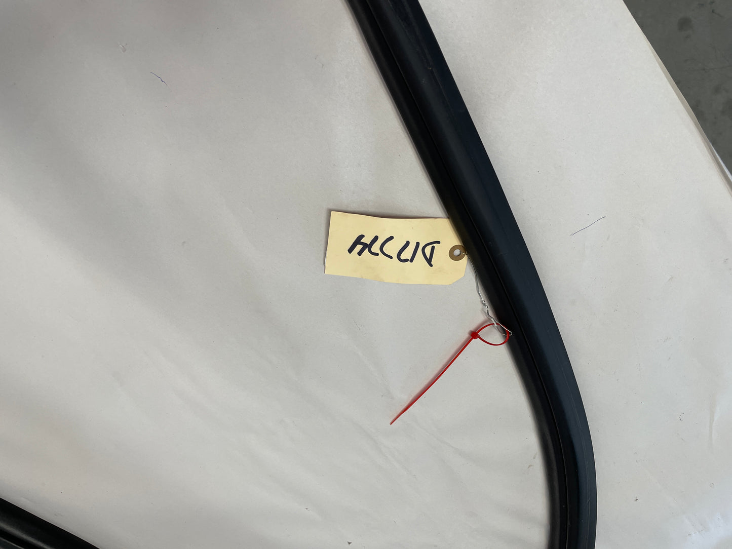 2009 Pontiac G8 GT RH Passenger Front Door Weather Strip Rubber Seal OEM - Day's Parts Yard