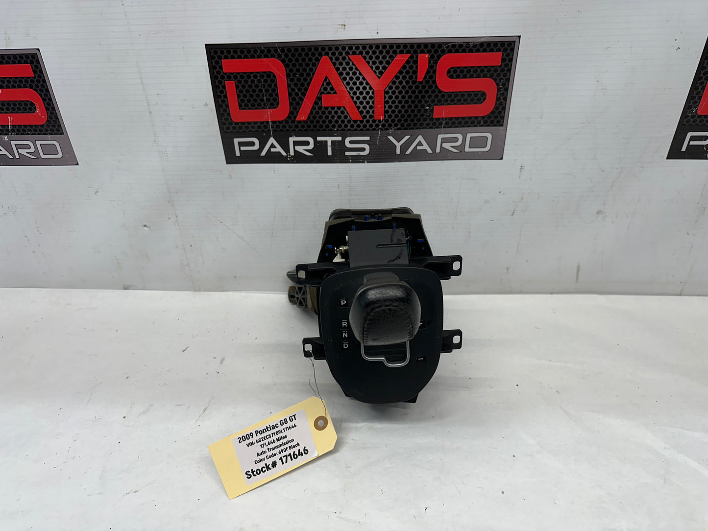 2009 Pontiac G8 GT Automatic Shifter Assembly OEM - Day's Parts Yard