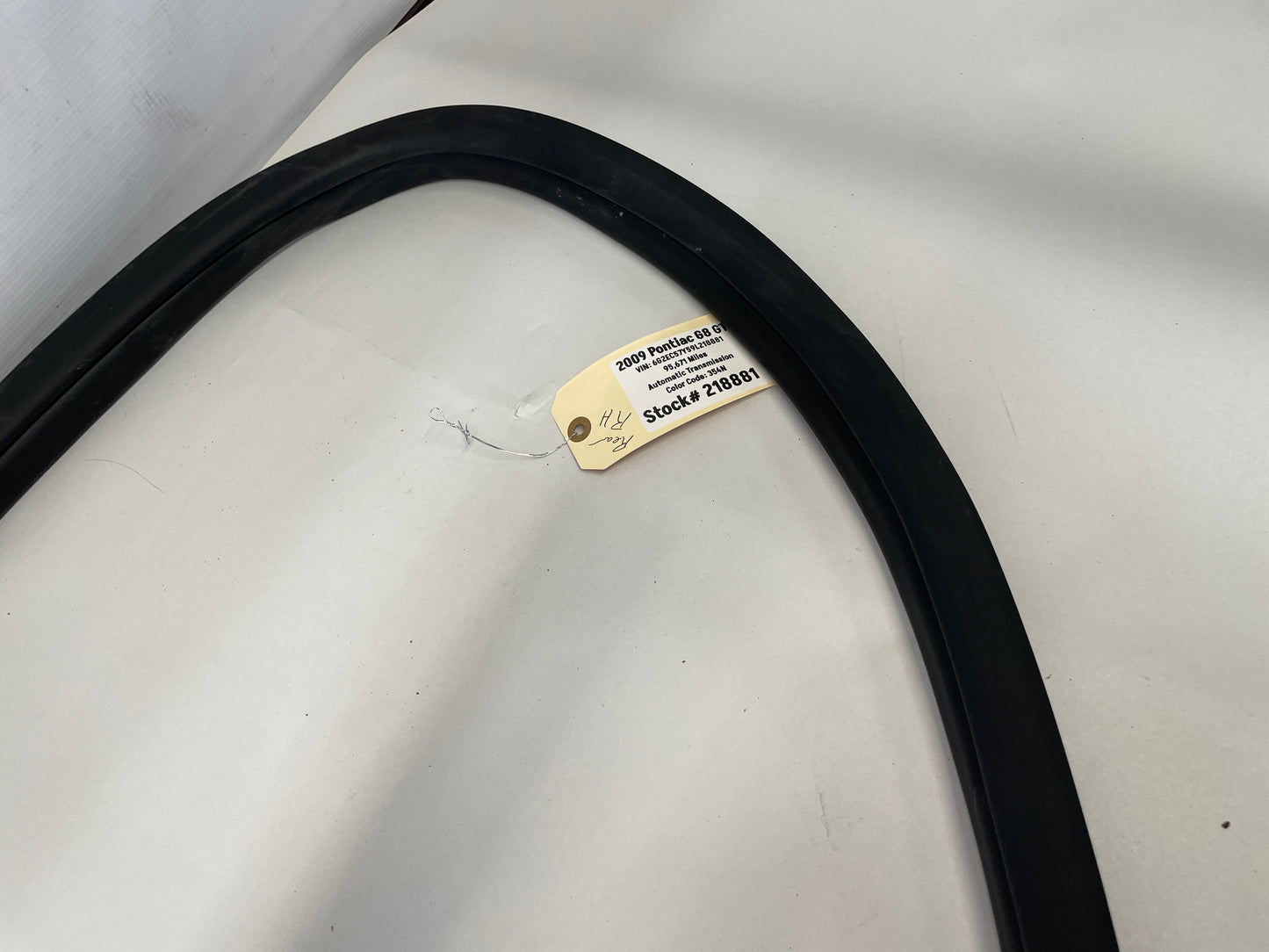 2009 Pontiac G8 GT RH Passenger Rear Door Weather Strip Rubber Seal OEM - Day's Parts Yard