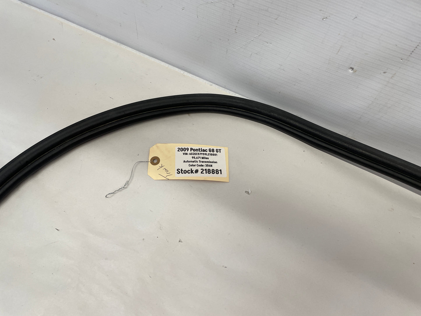 2009 Pontiac G8 GT Trunk Weather Strip Rubber Seal OEM - Day's Parts Yard