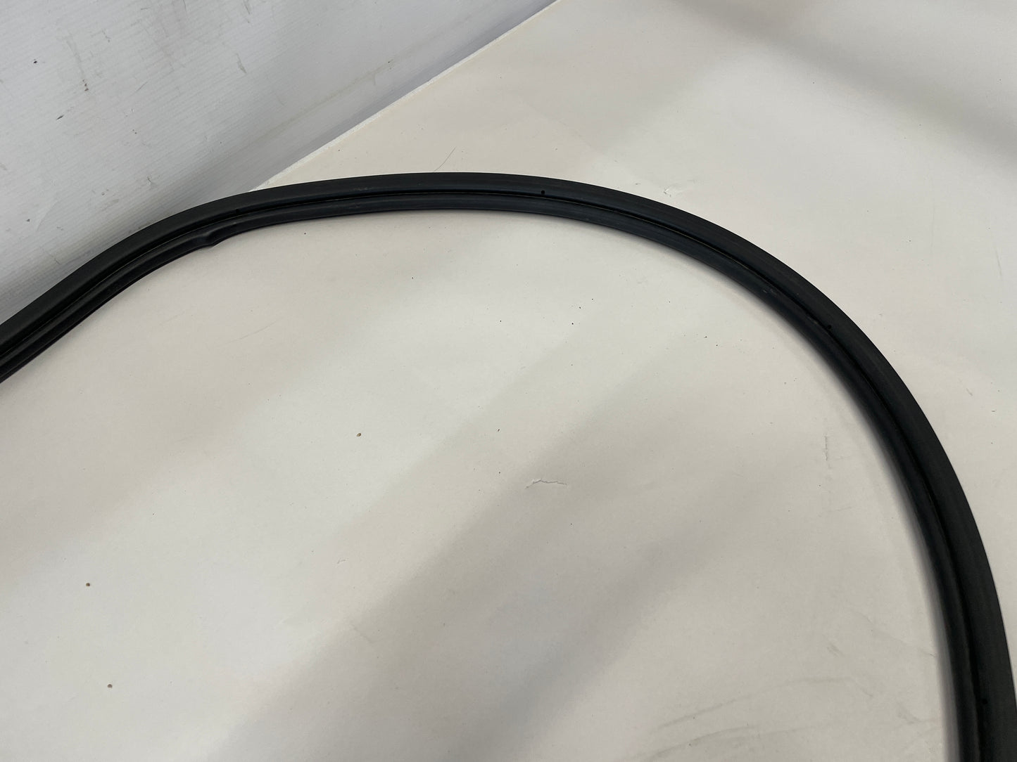 2009 Pontiac G8 GT Trunk Weather Strip Rubber Seal OEM - Day's Parts Yard
