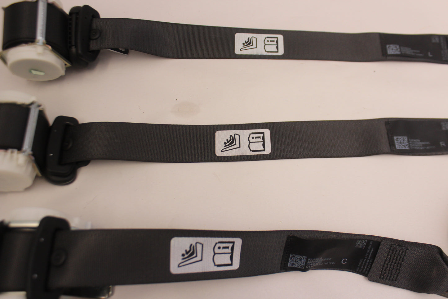 2015 Chevy SS Sedan Complete Rear Seat Belts Set OEM - Day's Parts Yard