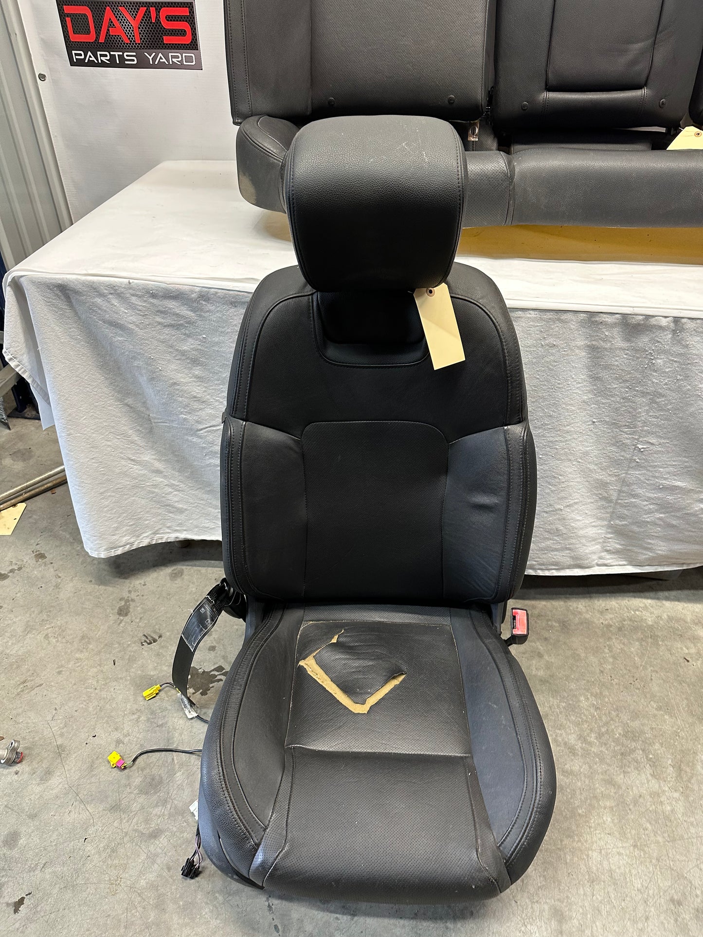 2009 Pontiac G8 GT Seats Fronts and Rears OEM - Day's Parts Yard