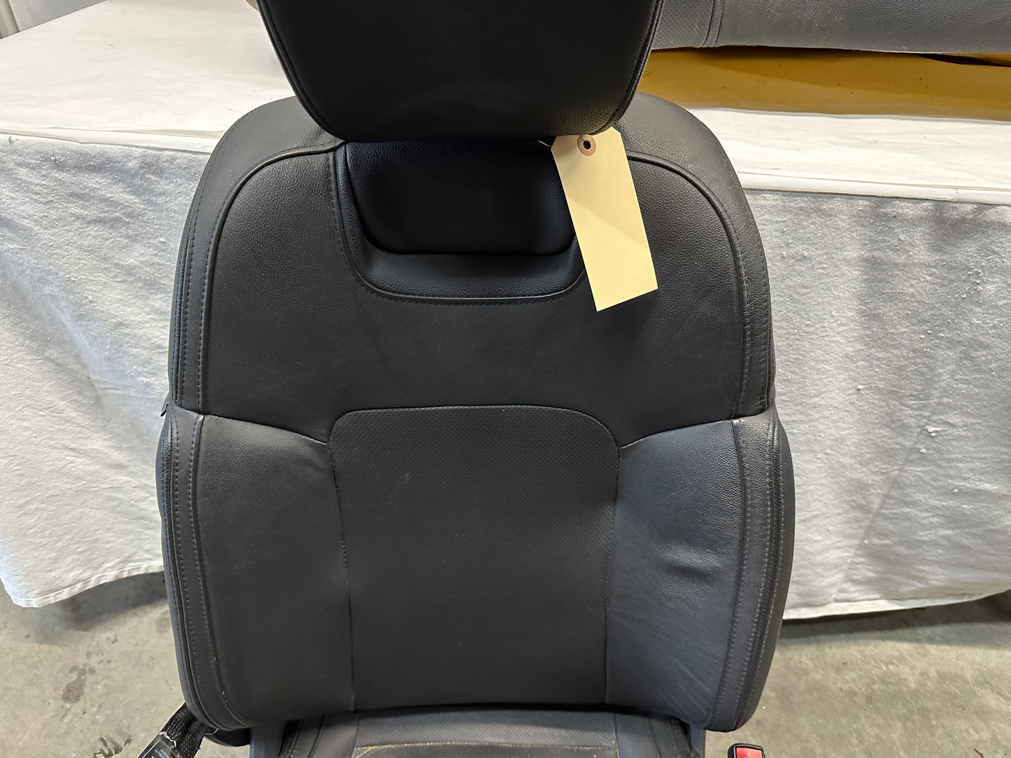 2009 Pontiac G8 GT Seats Fronts and Rears OEM - Day's Parts Yard