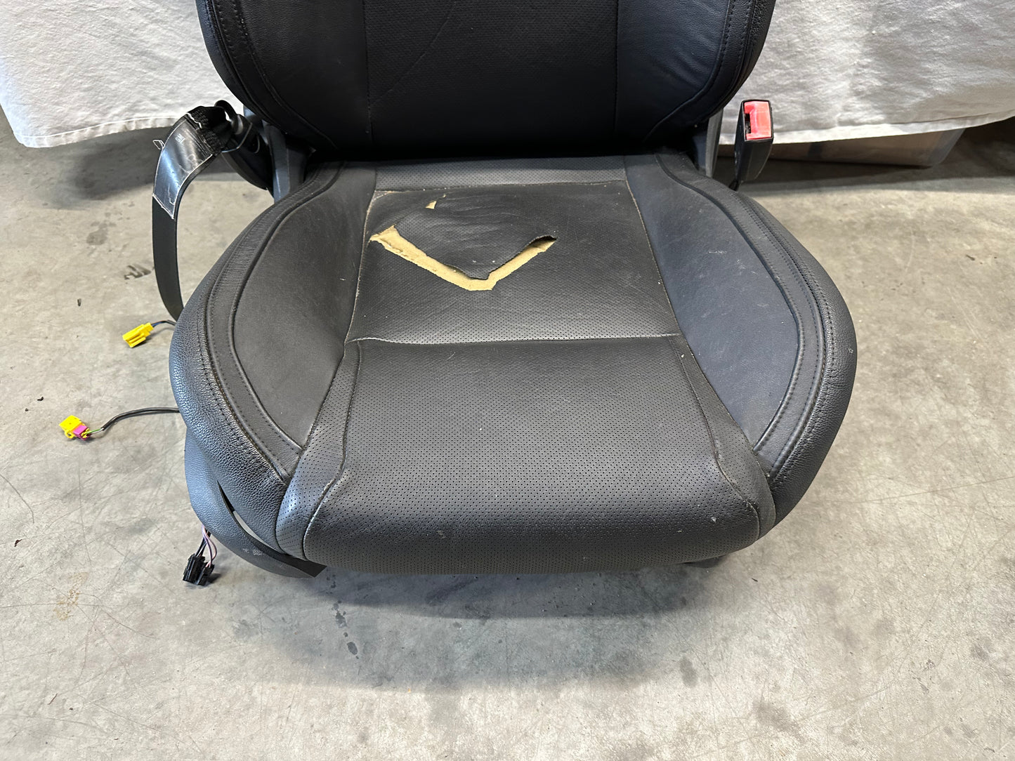 2009 Pontiac G8 GT Seats Fronts and Rears OEM - Day's Parts Yard