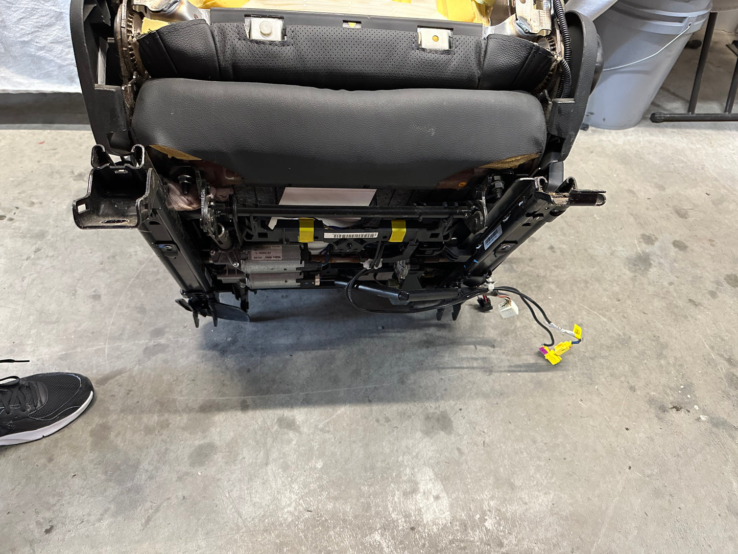 2009 Pontiac G8 GT Seats Fronts and Rears OEM - Day's Parts Yard